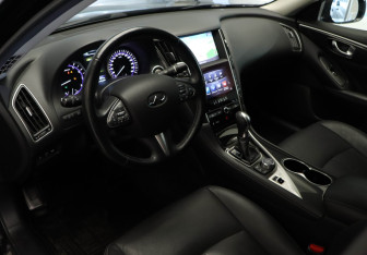Подержанный автомобиль Infiniti Q50 2017 года (23 фото)