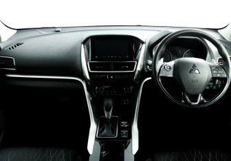 Подержанный автомобиль Mitsubishi Eclipse Cross 2018 года (10 фото)