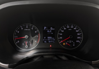 Подержанный автомобиль Kia Rio Hatchback 2021 года (15 фото)