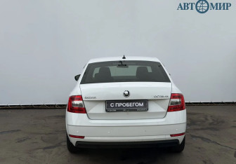 Подержанный автомобиль Skoda Octavia Liftback 2018 года (7 фото)
