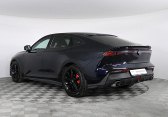 Подержанный автомобиль Changan UNI-V 2023 года (7 фото)