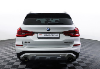 Подержанный автомобиль BMW X3 2019 года (6 фото)