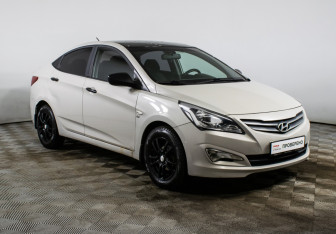 Подержанный автомобиль Hyundai Solaris Sedan 2015 года (3 фото)