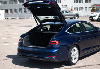 Подержанный автомобиль Audi A5 Liftback 2018 года (20 фото)