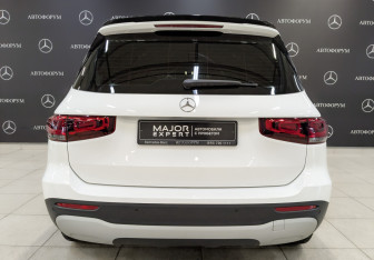 Подержанный автомобиль Mercedes-Benz GLB 2021 года (6 фото)