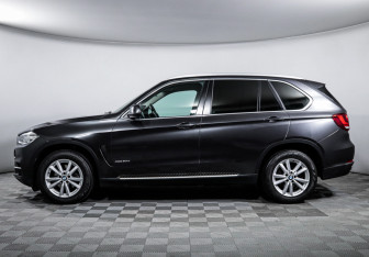 Подержанный автомобиль BMW X5 2014 года (8 фото)