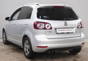 Подержанный автомобиль Volkswagen Golf Plus 2012 года (7 фото)