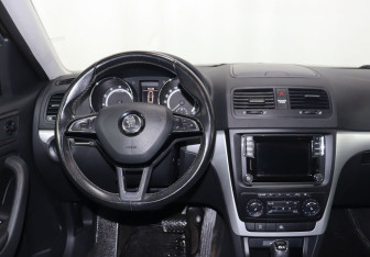 Подержанный автомобиль Skoda Yeti 2016 года (13 фото)