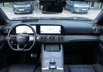 Подержанный автомобиль Jaecoo J8 2024 года (12 фото)