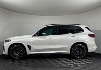 Подержанный автомобиль BMW X5 M 2024 года (5 фото)