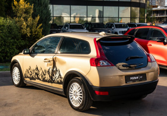 Подержанный автомобиль Volvo C30 2007 года (5 фото)