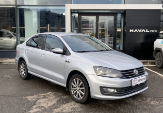 Подержанный автомобиль Volkswagen Polo Sedan 2016 года (3 фото)