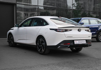 Подержанный автомобиль Changan Lamore 2024 года (6 фото)
