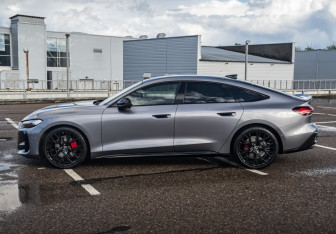 Подержанный автомобиль Audi A5 Liftback 2025 года (9 фото)