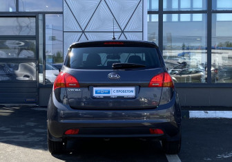 Подержанный автомобиль Kia Venga 2013 года (6 фото)