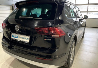 Подержанный автомобиль Volkswagen Tiguan 2019 года (8 фото)
