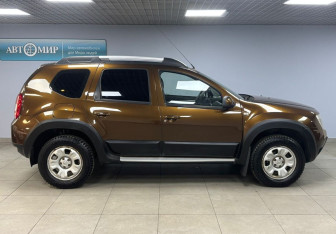 Подержанный автомобиль Renault Duster 2013 года (4 фото)
