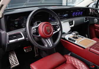 Подержанный автомобиль Hongqi E-HS9 2023 года (24 фото)