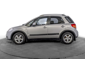 Подержанный автомобиль Suzuki SX4 Hatchback 2007 года (8 фото)