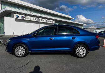 Подержанный автомобиль Skoda Rapid Liftback 2021 года (8 фото)