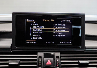 Подержанный автомобиль Audi A7 2013 года (22 фото)