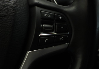 Подержанный автомобиль BMW X6 2016 года (10 фото)