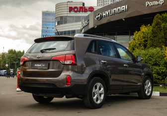 Подержанный автомобиль Kia Sorento 2013 года (4 фото)