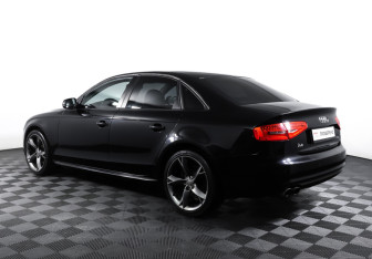 Подержанный автомобиль Audi A4 Sedan 2014 года (7 фото)