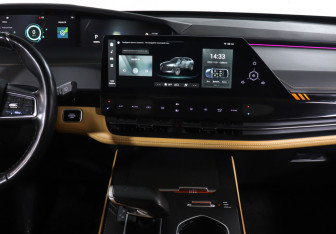 Подержанный автомобиль Changan UNI-K 2023 года (14 фото)