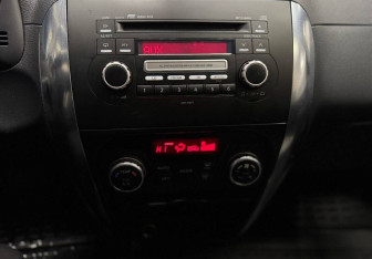 Подержанный автомобиль Suzuki SX4 Hatchback 2010 года (19 фото)