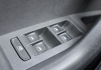 Подержанный автомобиль Skoda Octavia Liftback 2014 года (15 фото)