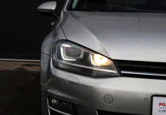 Подержанный автомобиль Volkswagen Golf Hatchback 2013 года (19 фото)