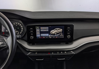 Подержанный автомобиль Skoda Octavia Liftback 2021 года (17 фото)