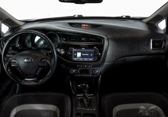 Подержанный автомобиль Kia Ceed Wagon 2015 года (6 фото)