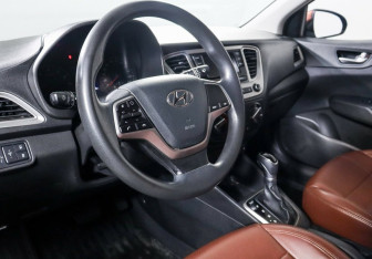 Подержанный автомобиль Hyundai Solaris Sedan 2021 года (10 фото)