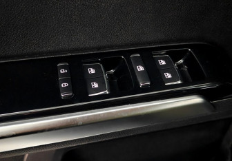 Подержанный автомобиль BAIC BJ40 2024 года (18 фото)