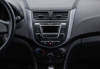 Подержанный автомобиль Hyundai Solaris Sedan 2016 года (14 фото)