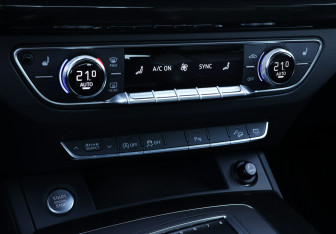 Подержанный автомобиль Audi Q5 2019 года (16 фото)
