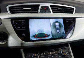 Подержанный автомобиль Geely Atlas 2020 года (10 фото)