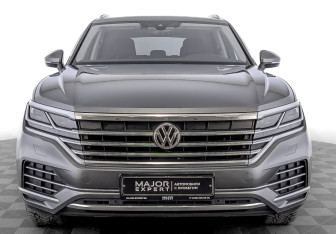 Подержанный автомобиль Volkswagen Touareg 2020 года (2 фото)