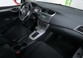 Подержанный автомобиль Nissan Sentra Sedan 2015 года (9 фото)