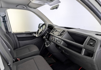 Подержанный автомобиль Volkswagen Caravelle 2019 года (11 фото)