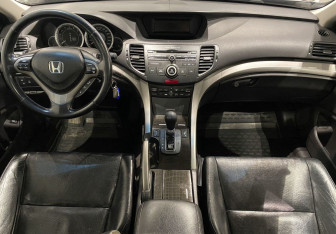 Подержанный автомобиль Honda Accord Sedan 2008 года (10 фото)