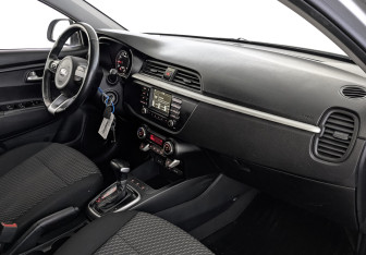 Подержанный автомобиль Kia Rio Hatchback 2019 года (13 фото)