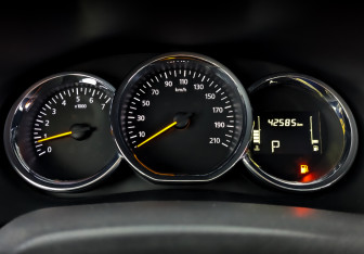 Подержанный автомобиль Renault Logan Sedan 2019 года (13 фото)