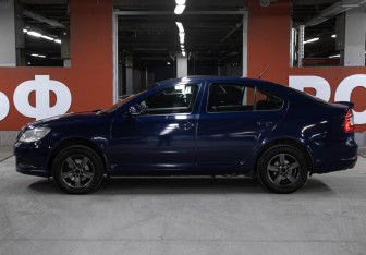 Подержанный автомобиль Skoda Octavia Liftback 2011 года (8 фото)