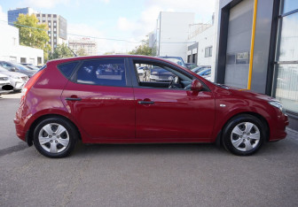 Подержанный автомобиль Hyundai i30 Hatchback 2009 года (4 фото)