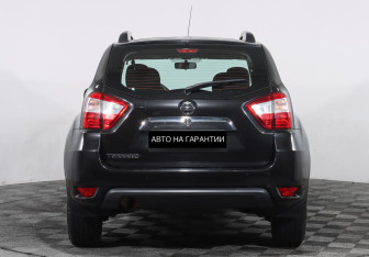 Подержанный автомобиль Nissan Terrano 2015 года (4 фото)