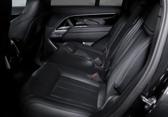 Подержанный автомобиль Land Rover Range Rover 2023 года (10 фото)