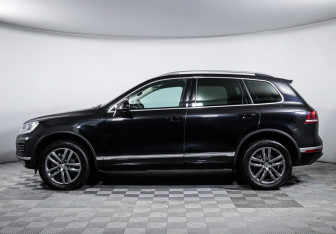 Подержанный автомобиль Volkswagen Touareg 2017 года (8 фото)